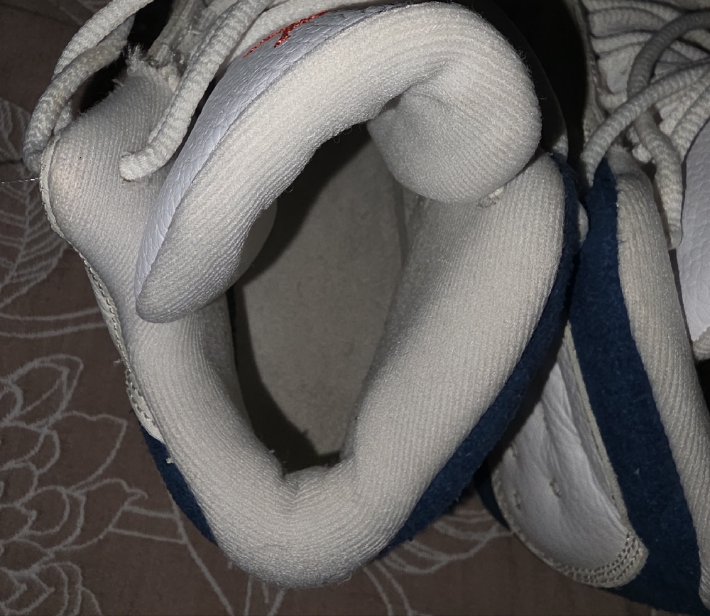 Jordan Sneakers White and Blue - Picture 9 of 10